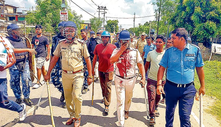 मालदा : बिजली कटौती के विरोध में हिंसक प्रदर्शन, कई घायल