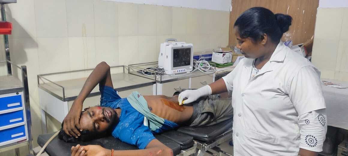 लिट्टीपाड़ा में अलग-अलग सड़क हादसे में दो लोग घायल