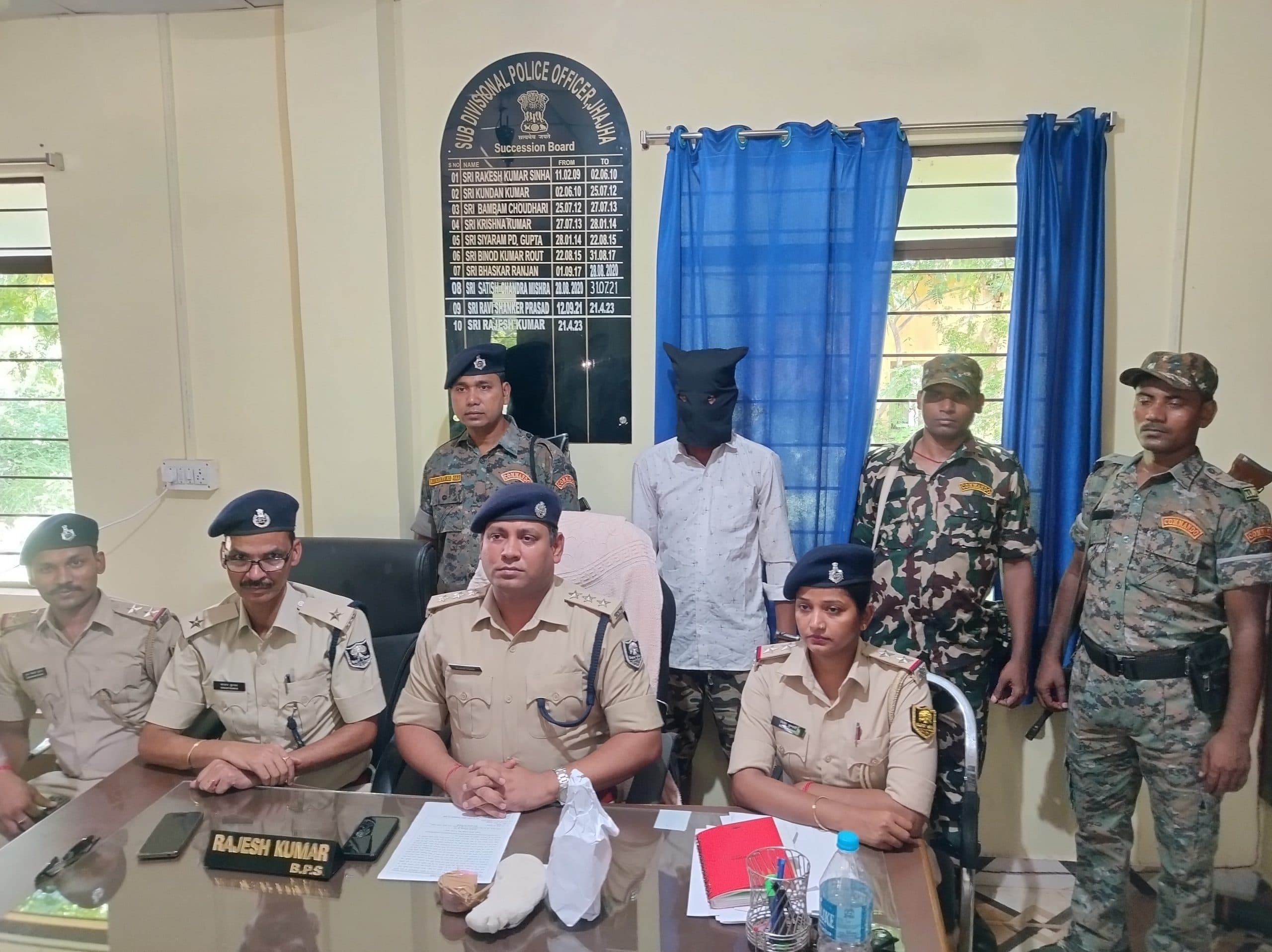 शराब के नशे में पिस्टल व कारतूस के साथ नाजीर अपने आवास से गिरफ्तार