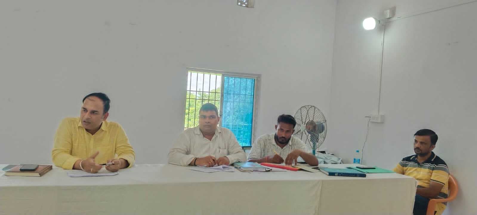 समय पर कूड़ा-कचरा का उठाव करें- बीडीओ