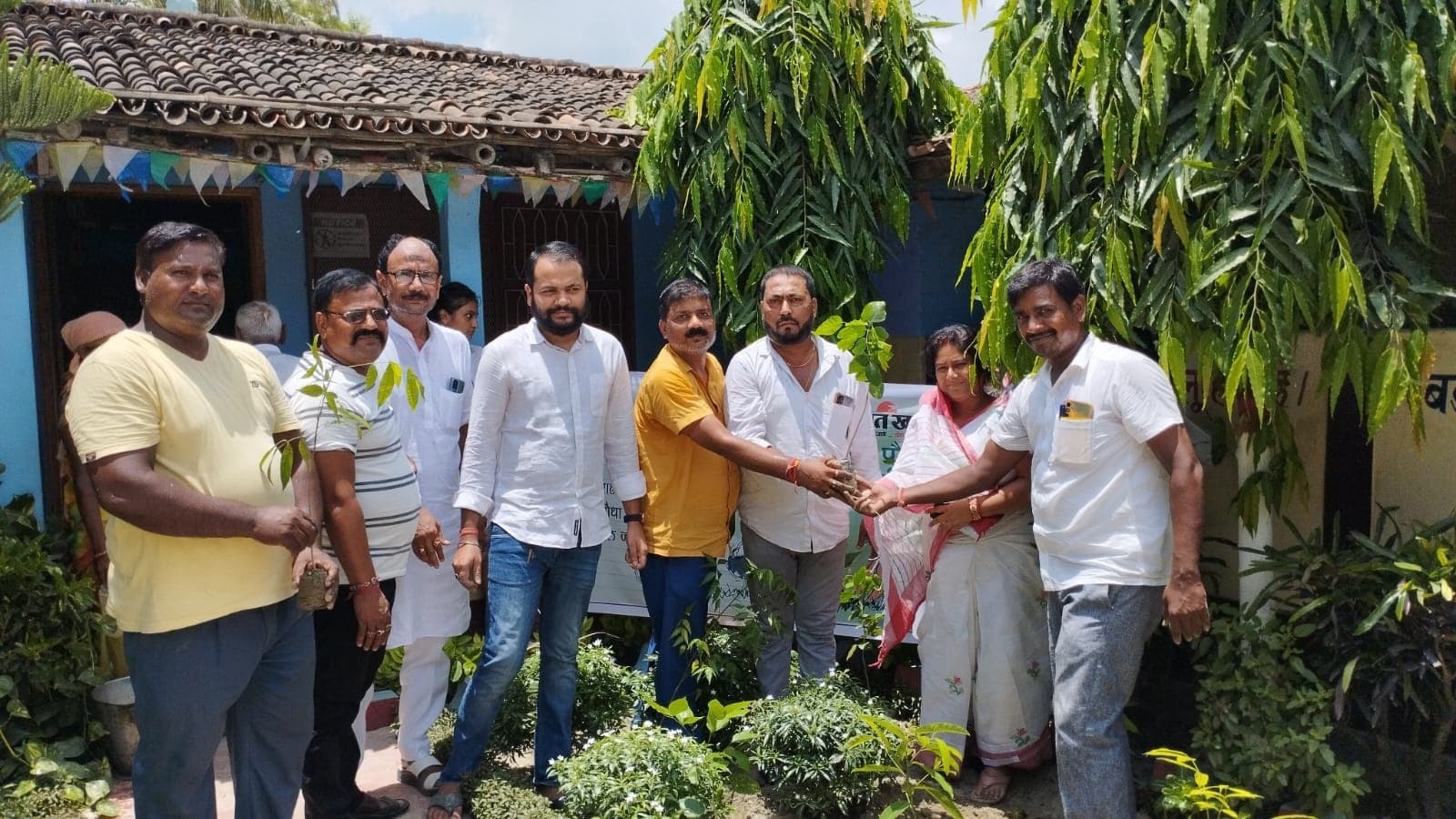 प्रभात खबर का पौधारोपण अभियान पर्यावरण संतुलित करने की मुहिम