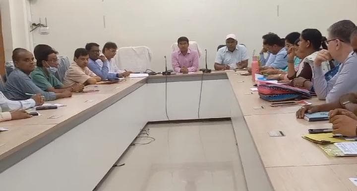 बाढ़ पूर्व तैयारी को लेकर बैठक, दिये निर्देश