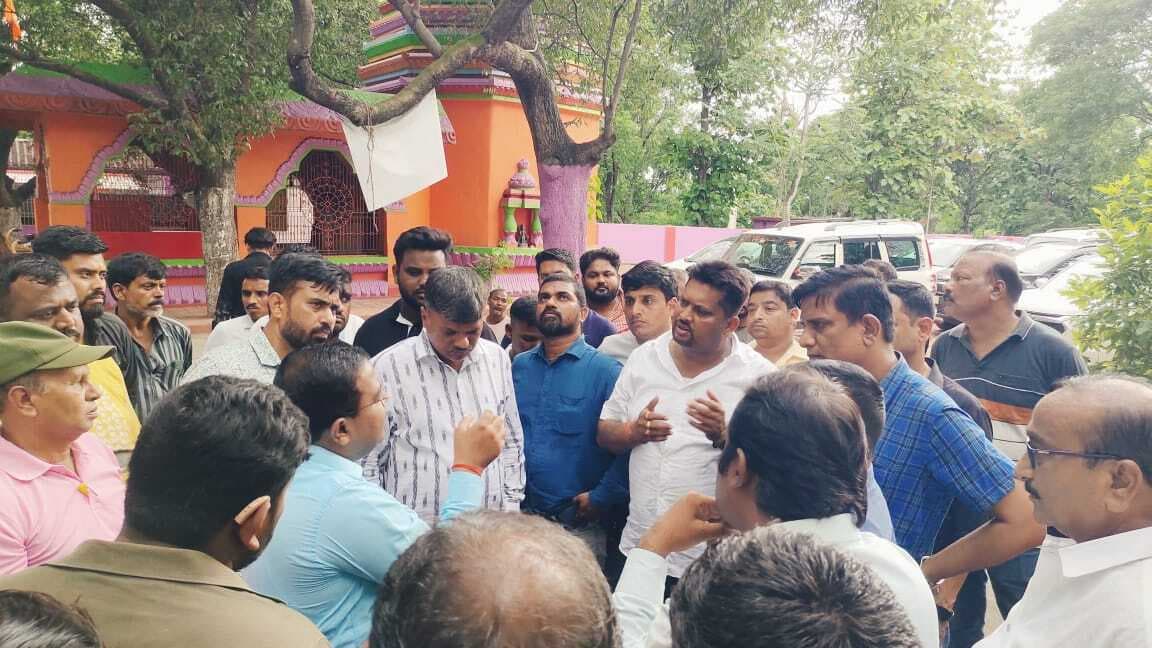 बरसुआं में राउरकेला के गाड़ी मालिकों को नहीं मिल रही है लोडिंग, आक्रोश