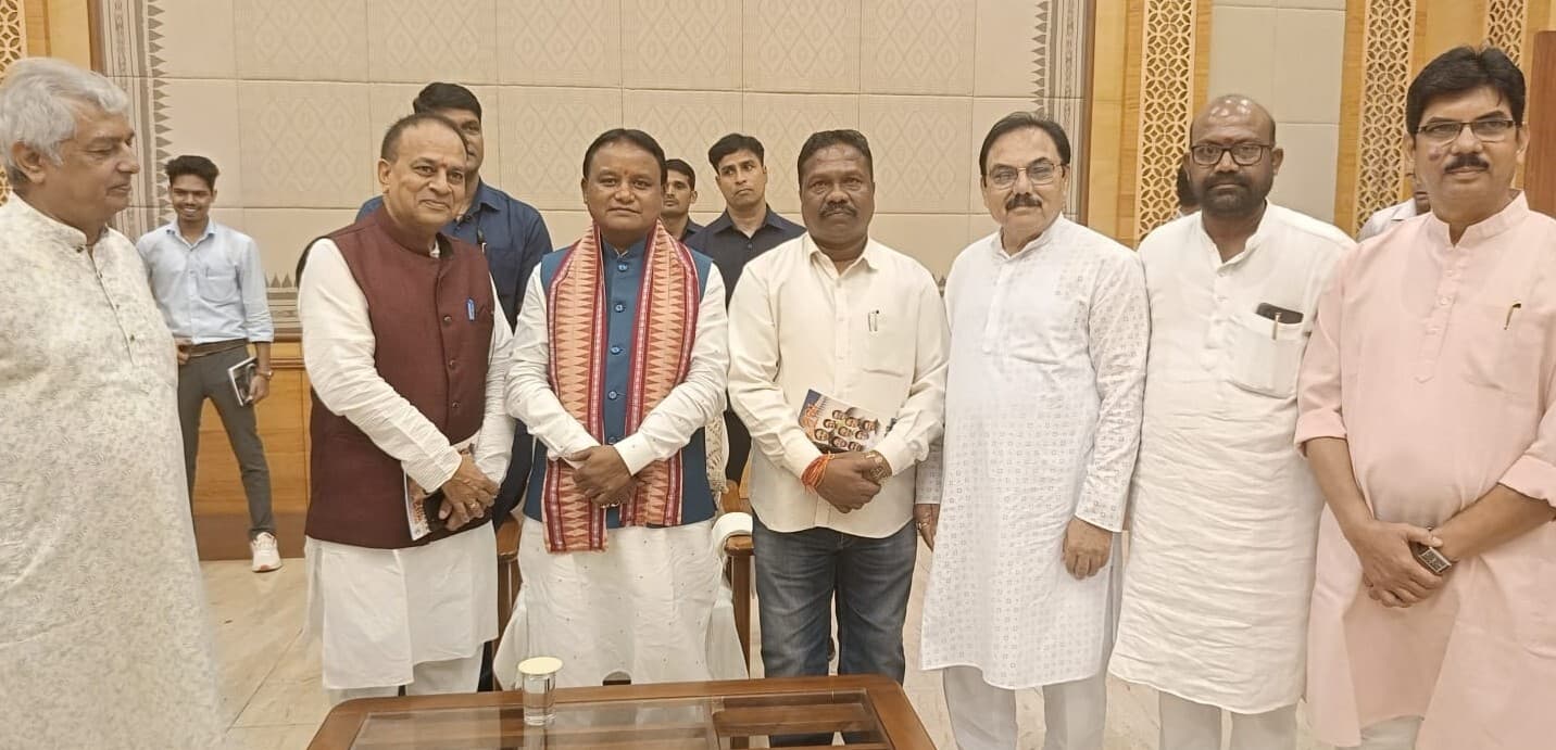 मुख्यमंत्री से मिले विहिप के प्रतिनिधि, कहा-शिक्षा, स्वास्थ्य व रोजगार के क्षेत्र में ओडिशा को नंबर वन बनायें