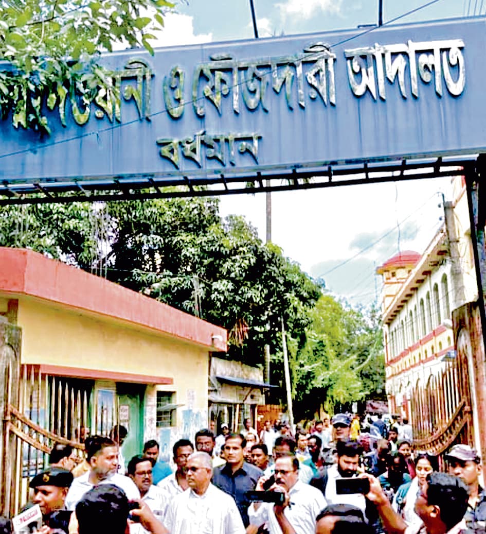 बर्दवान कोर्ट में पेश हुए दिलीप मारपीट के मामले में मिली बेल