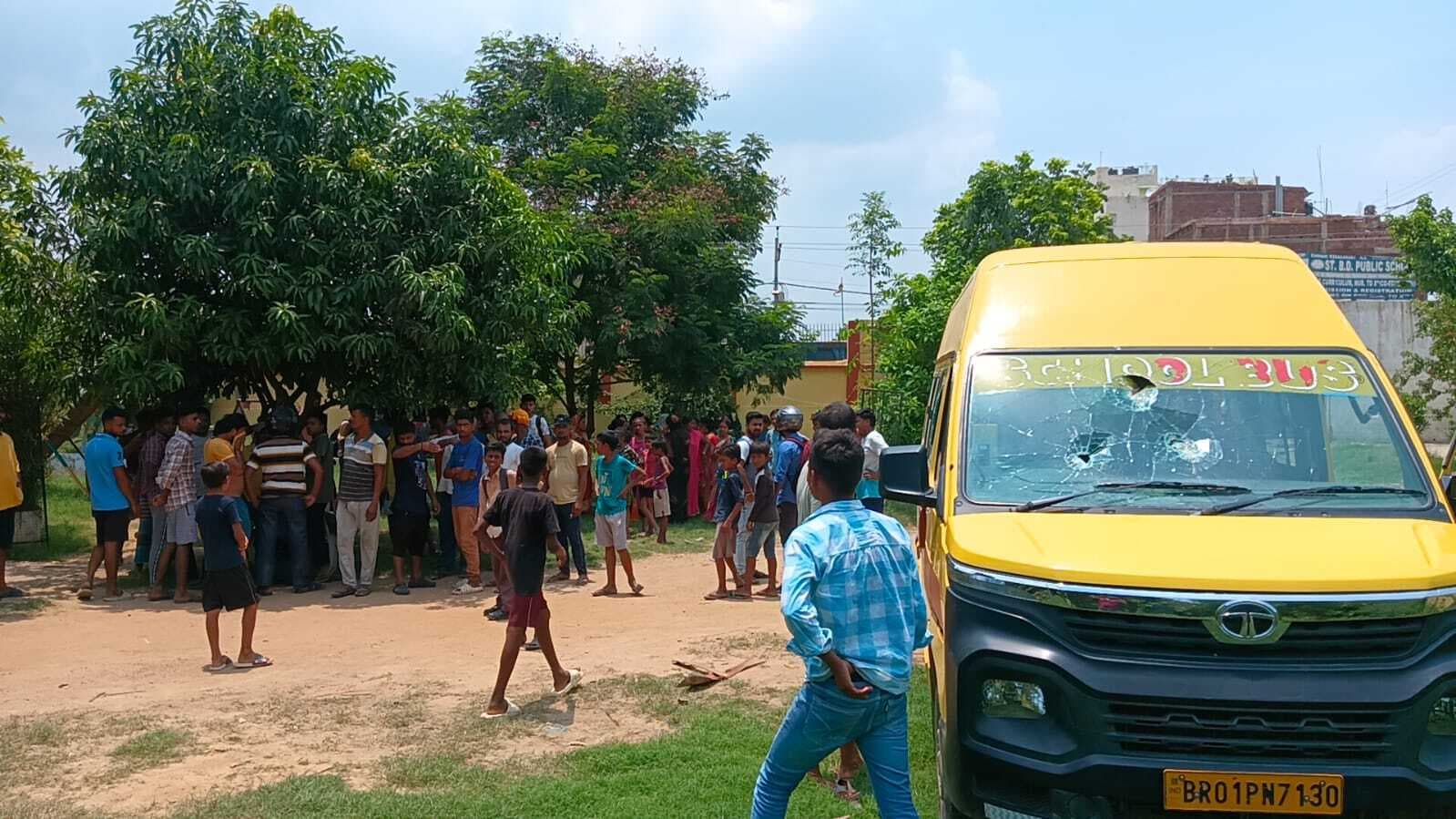 Patna : प्रिंसिपल ने क्लास बंद कर छात्रों को पीटा, गुस्साये बच्चों ने की तोड़फोड़