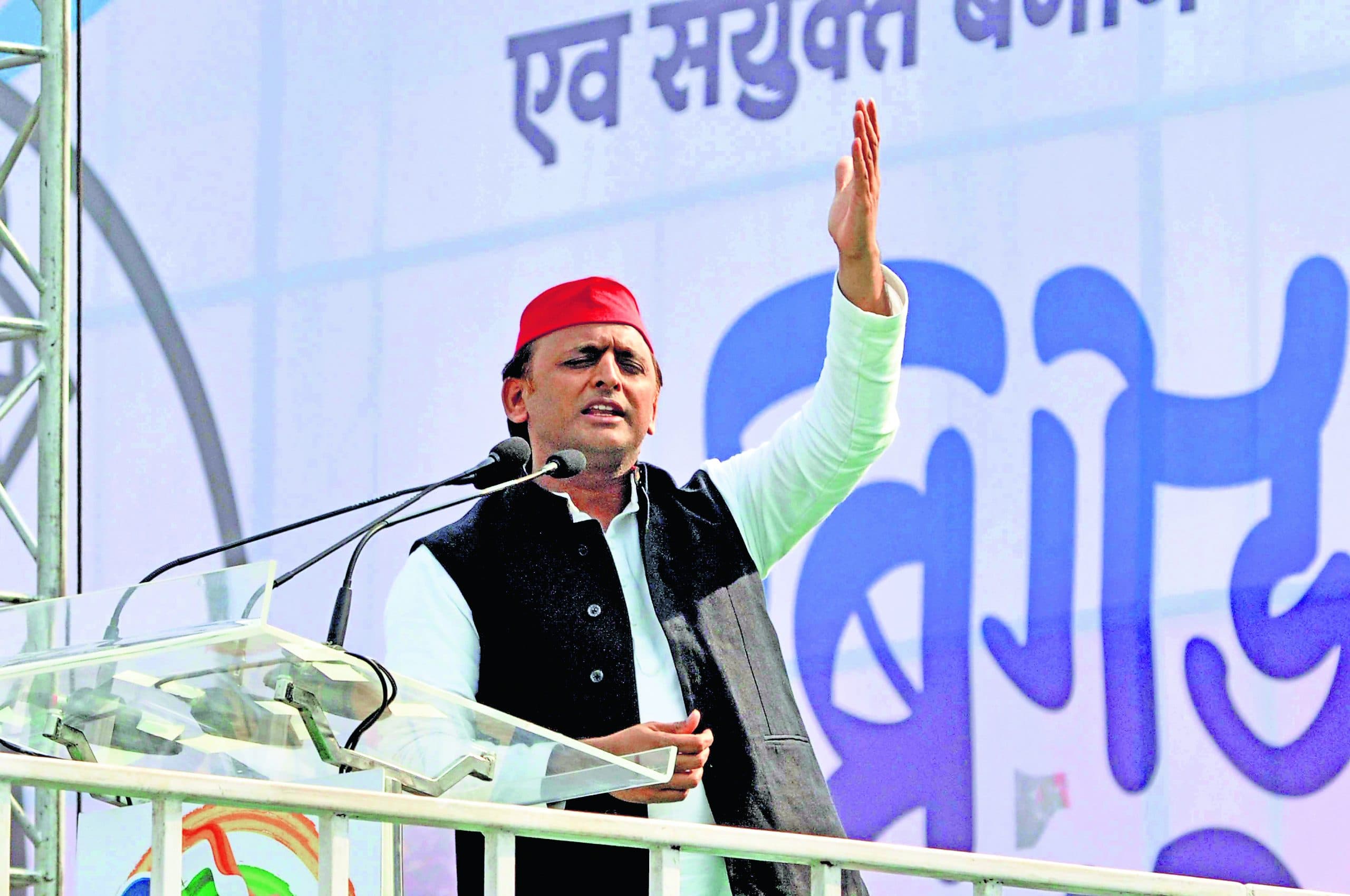 सभा में शामिल होने कोलकाता आ रहे अखिलेश भी