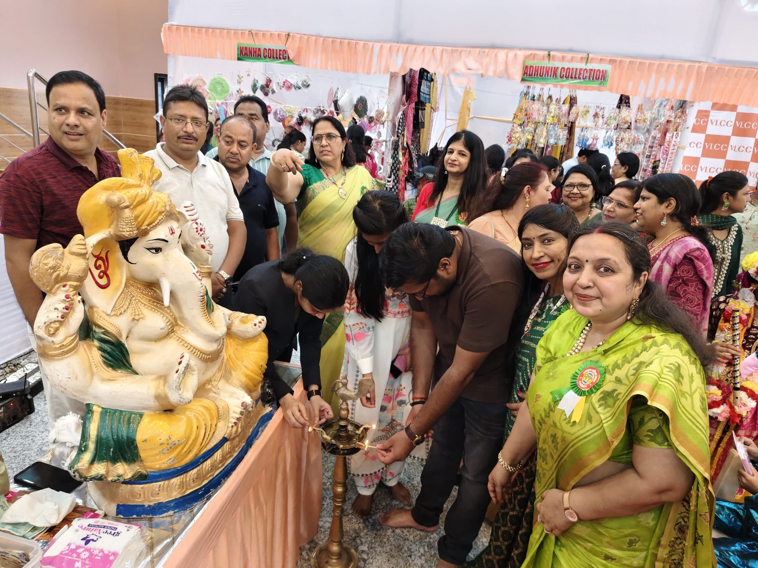 फोटो अग्रवाल महिला मंडल का दो दिवसीय सावन मेला शुरू