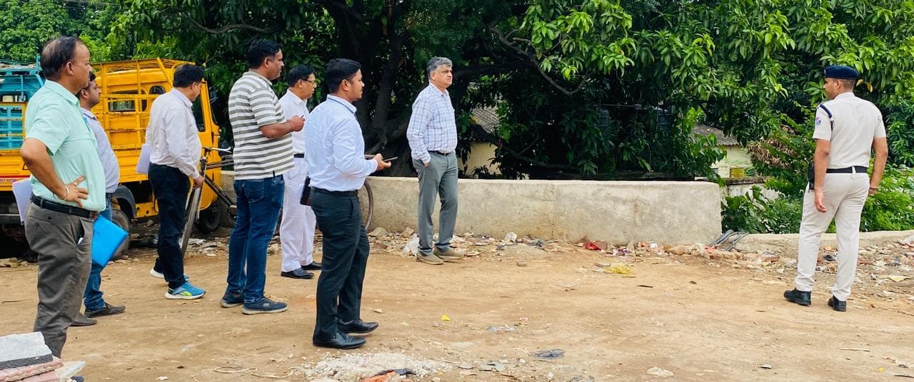 राउरकेला स्टेशन के प्लेटफॉर्म नंबर-1 में ट्रैक पर पानी जमा देख डीआरएम ने जतायी नाराजगी