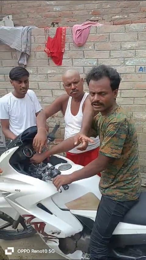 पुलिसकर्मी बता धौंस दिखाकर वाहन चालक की पिटाई का वीडियो वायरल