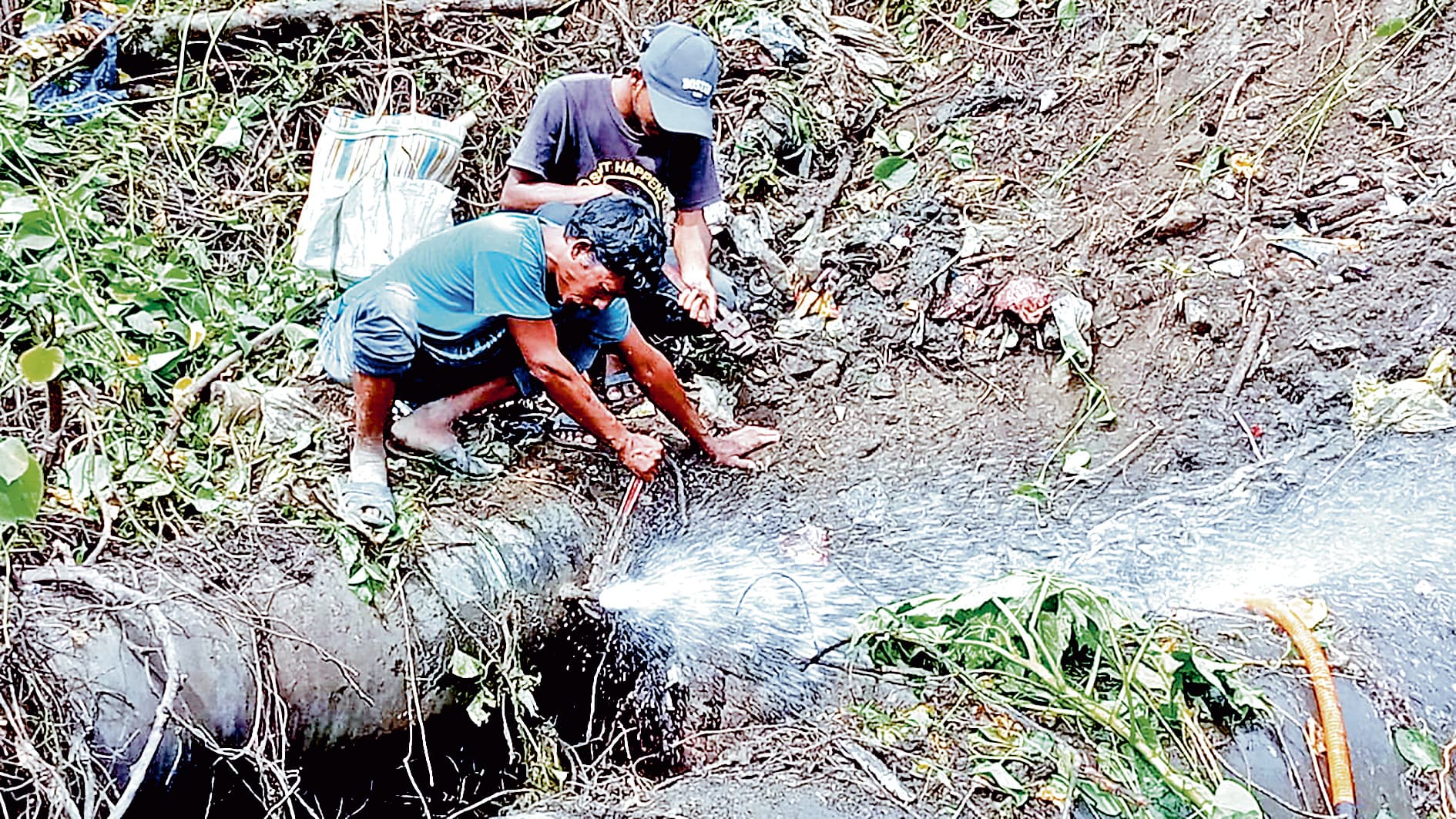 जामुड़िया : अवैध वाटर कनेक्शन काटने पर मचा बवाल
