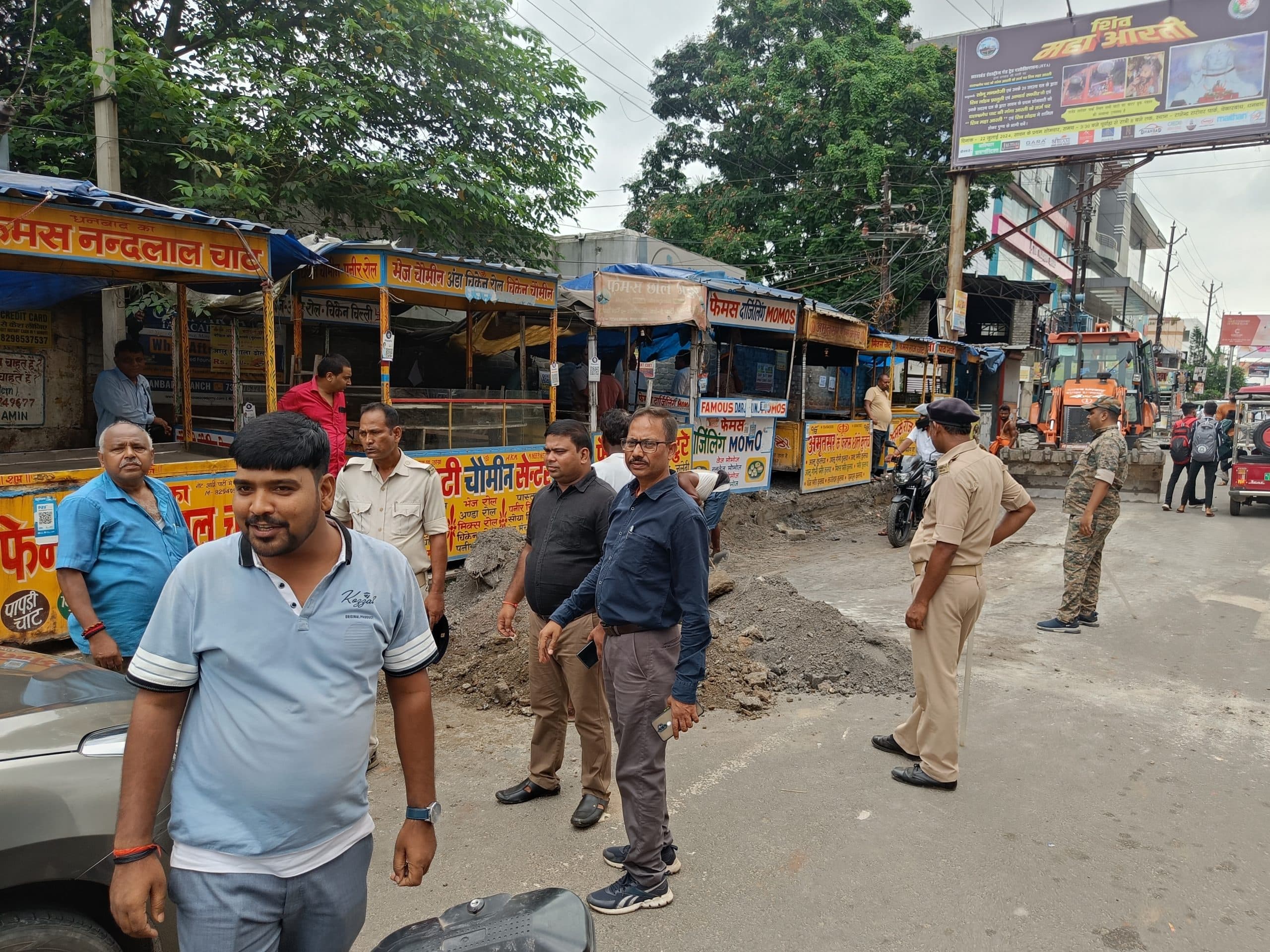 ओजोन गैलेरिया : निगम के हस्तक्षेप से हटा पर्दा, आज से लगेंगी दुकानें