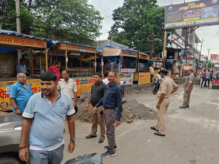 ओजोन गैलेरिया : निगम के हस्तक्षेप से हटा पर्दा, आज से लगेंगी दुकानें