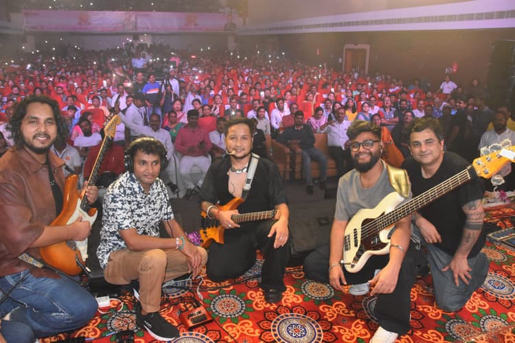 प्रभात खबर गौरव सम्मान समारोह : पवनदीप ने बिखेरा आवाज का जादू, झूम उठा धनबाद