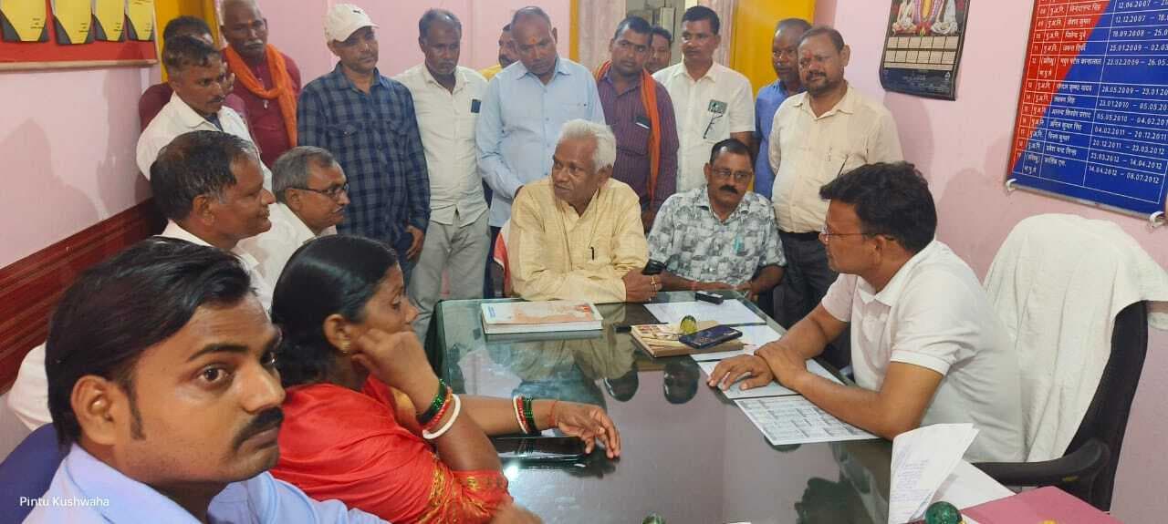 बिना पूर्व सूचना के महुदी मार्ग विवाद को लेकर  होने वाली बैठक स्थगित