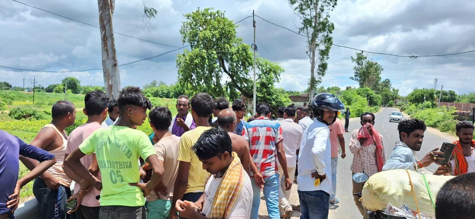 अनियंत्रित ट्रक ने स्कूटी सवार महिला को रौंदा, मौके पर हुई मौत