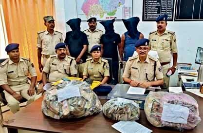 देव के जंगी मुहल्ले से 29.50 रुपये लाख बरामद