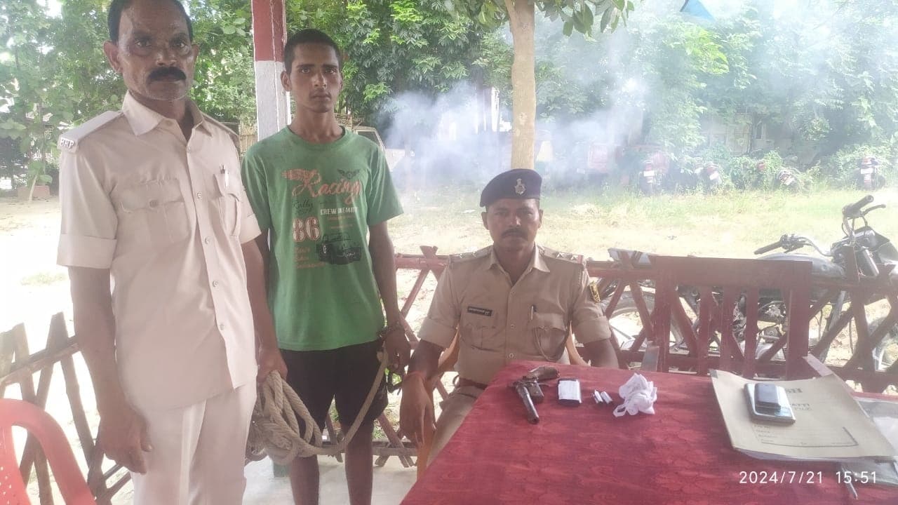 देसी कट्टा के साथ एक बदमाश गिरफ्तार