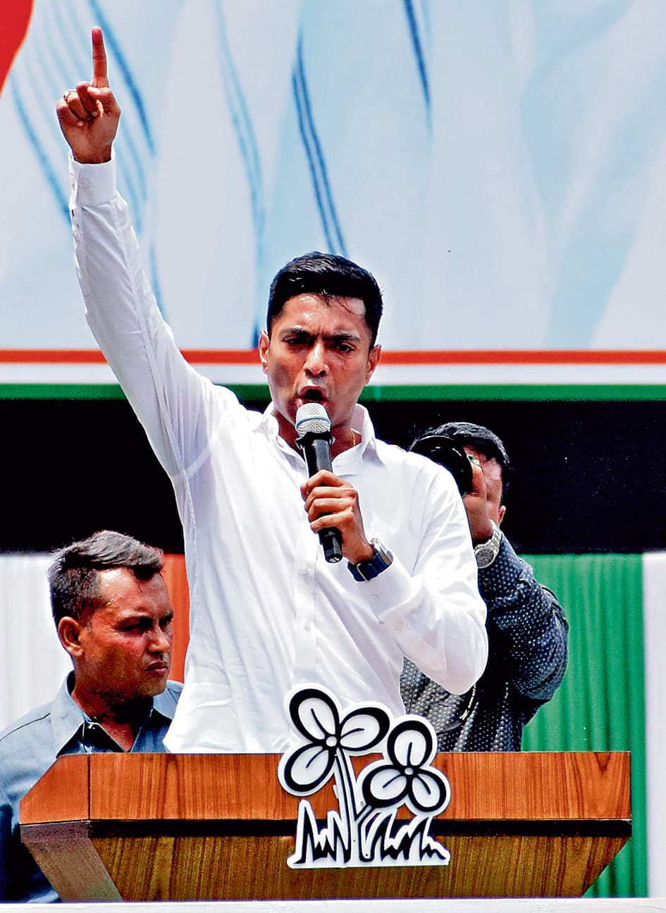 स्कूल नियुक्ति घोटाले में पार्थ हुए गिरफ्तार तो नीट मामले में प्रधान क्यों नहीं : अभिषेक