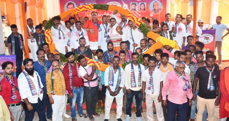 भाजपा छोड़ कर लोजपा में शामिल हुए रवि चौबे