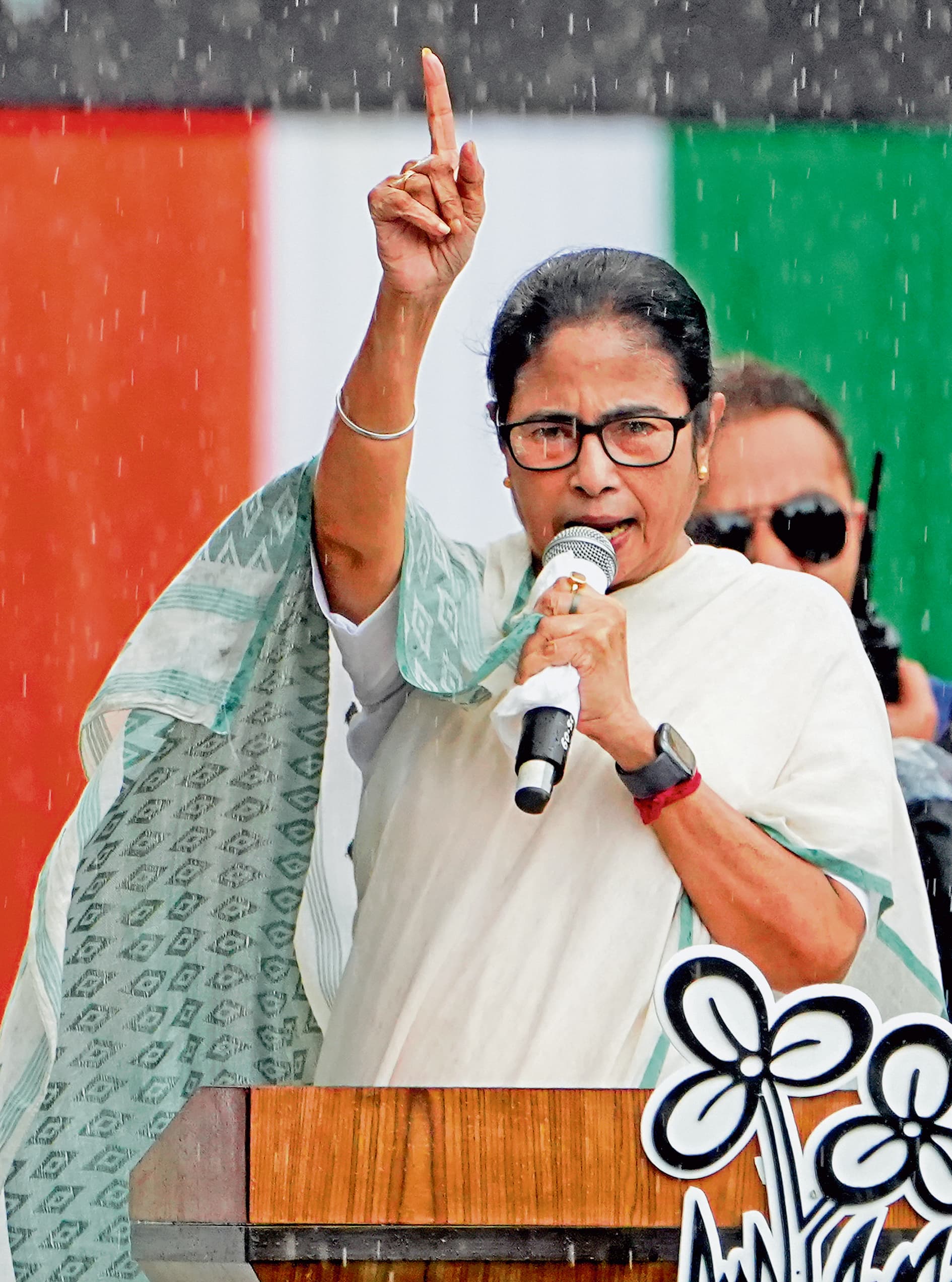 संकट में आने पर बांग्लादेशियों को देंगे ठौर : ममता