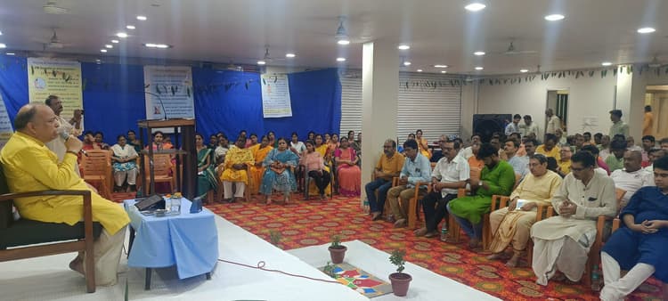 गुरु सदैव पूज्य-वंदनीय है : खेमका