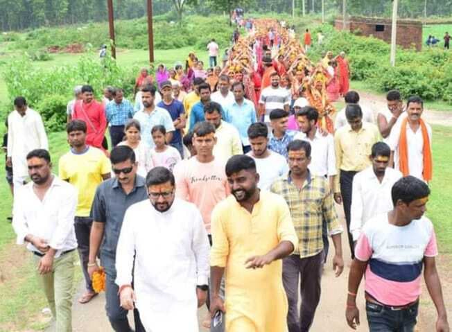 प्राचीन शिव मंदिर में रुद्राभिषेक, निकाली कलश यात्रा