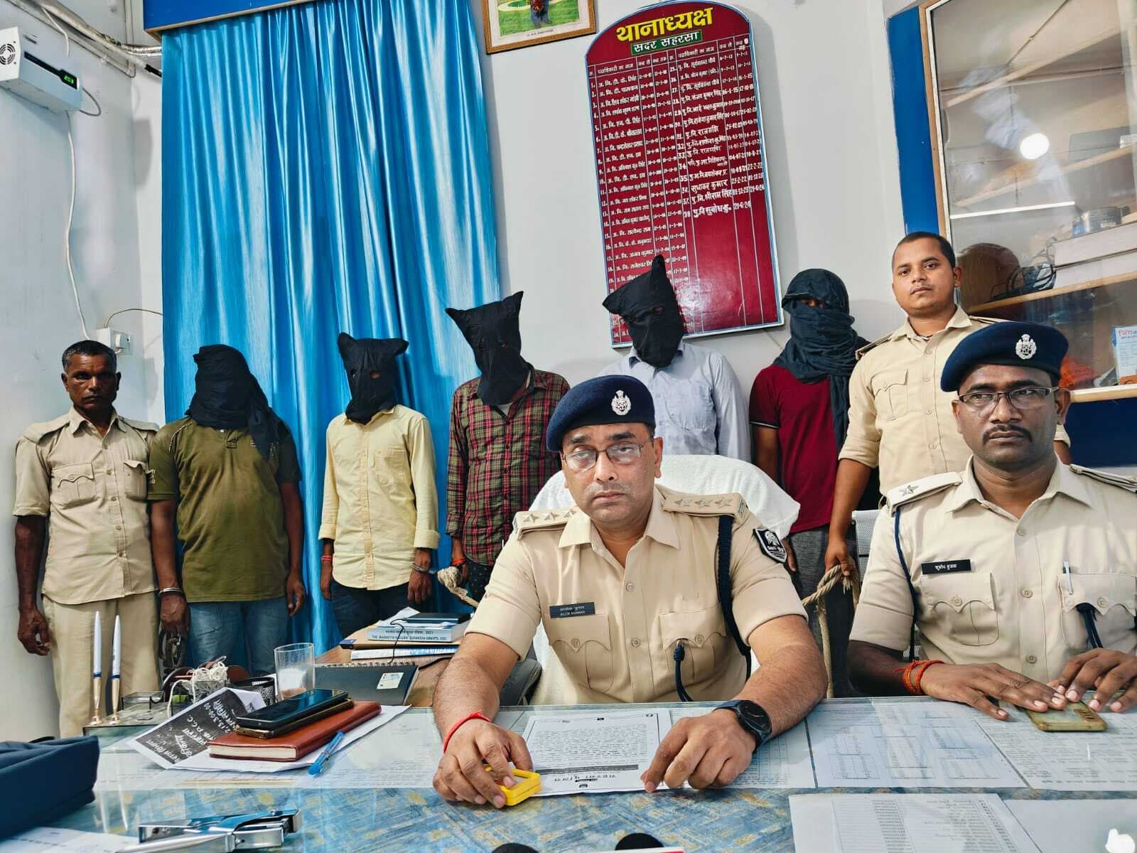 परीक्षा में पकड़े गये पांच फर्जी परीक्षार्थी