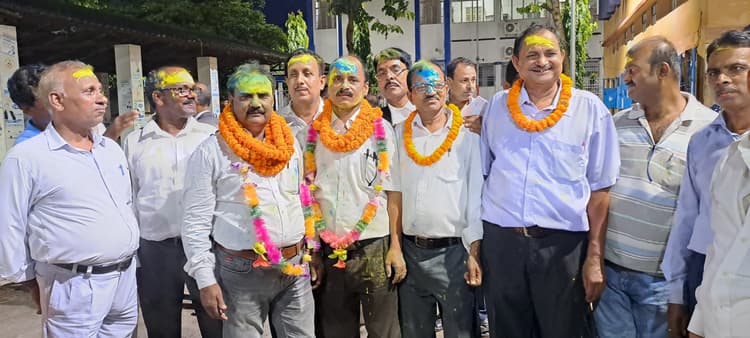 अशोक पांडेय बने जिला बार एसोसिएशन के अध्यक्ष, तो महासचिव बने कामाख्या यादव