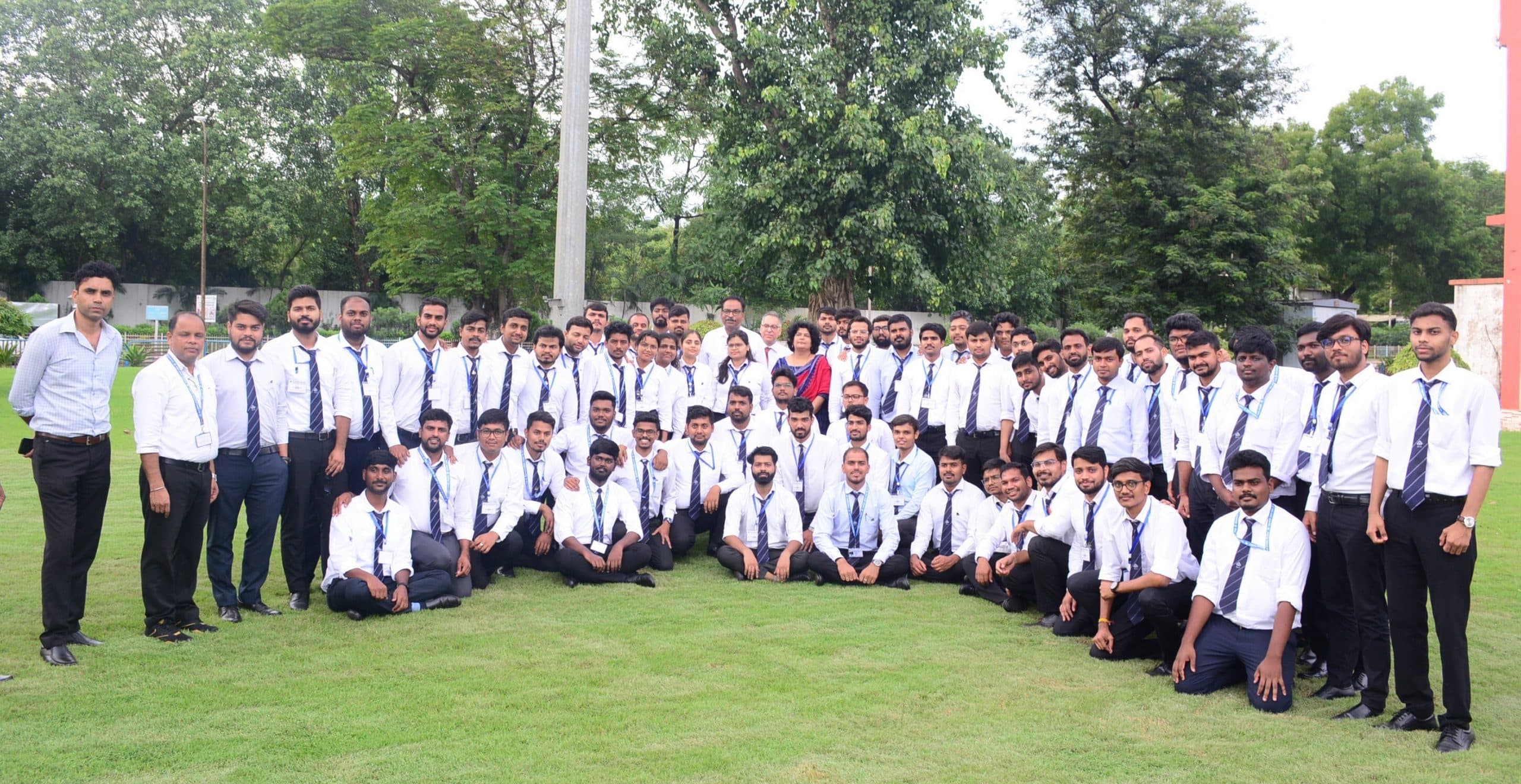 आरएसपी. खान एवं सिरेमिक्स के 64 प्रबंधन प्रशिक्षुओं ने केंद्रीय प्रशिक्षण पूरा किया