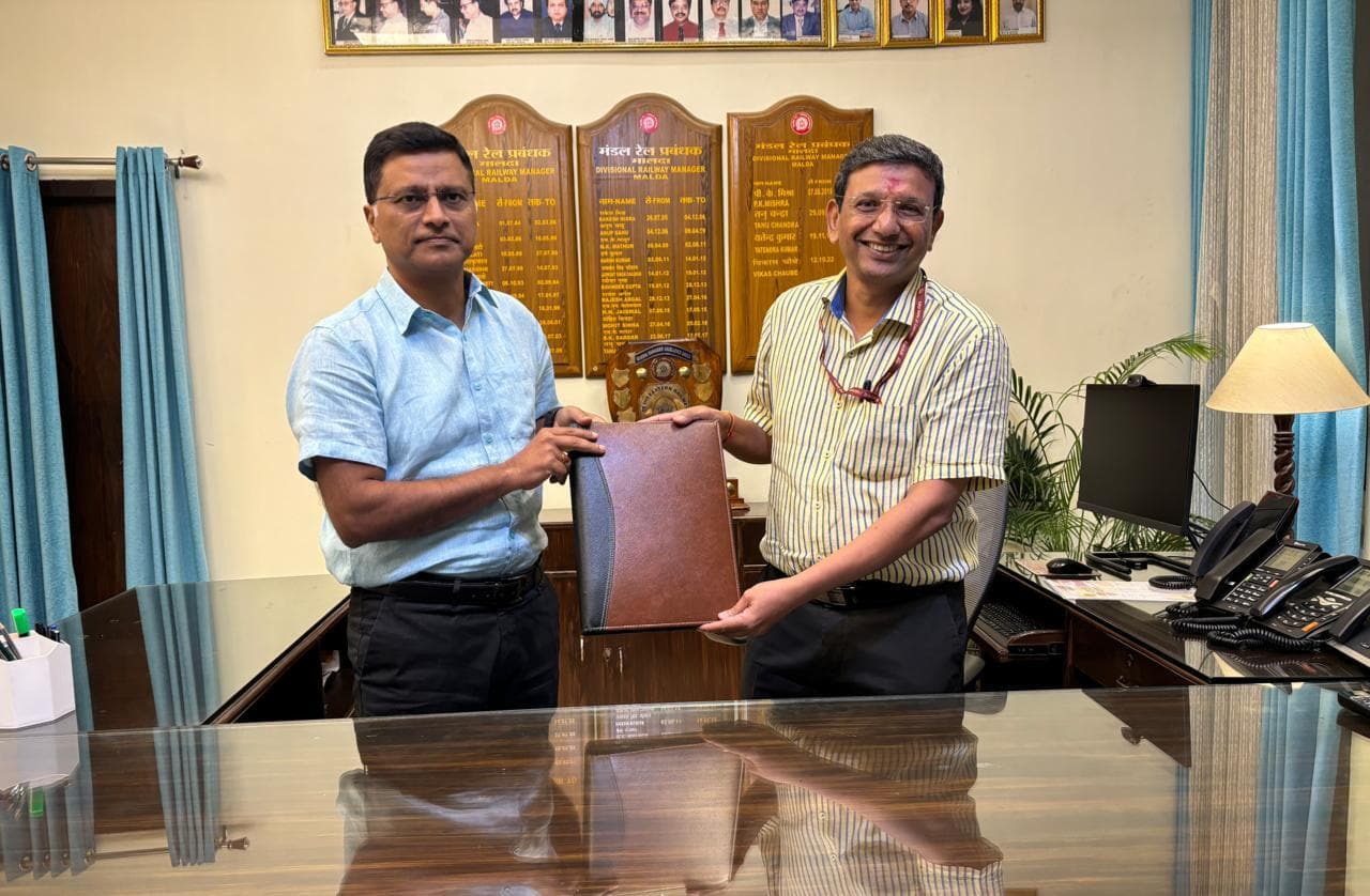 मालदा डिवीजन के नये डीआरएम मनीष कुमार गुप्ता ने पदभार संभाला