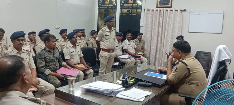 तेनुघाट कोर्ट की सुरक्षा को लेकर की गयी समीक्षा