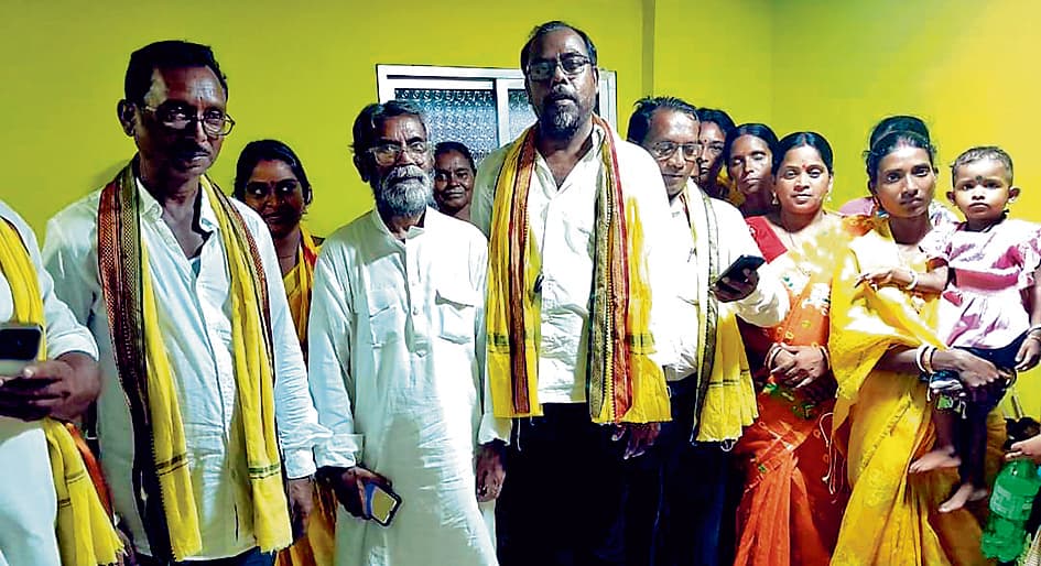 अनूप महतो आदिवासी कुड़मी समाज संगठन में शामिल हुए