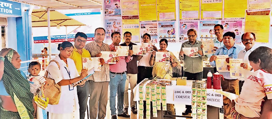 दस्त से बचाव के लिए ओआरस का घोल पिलाएं और 14 दिनों तक दें जिंक टैबलेट