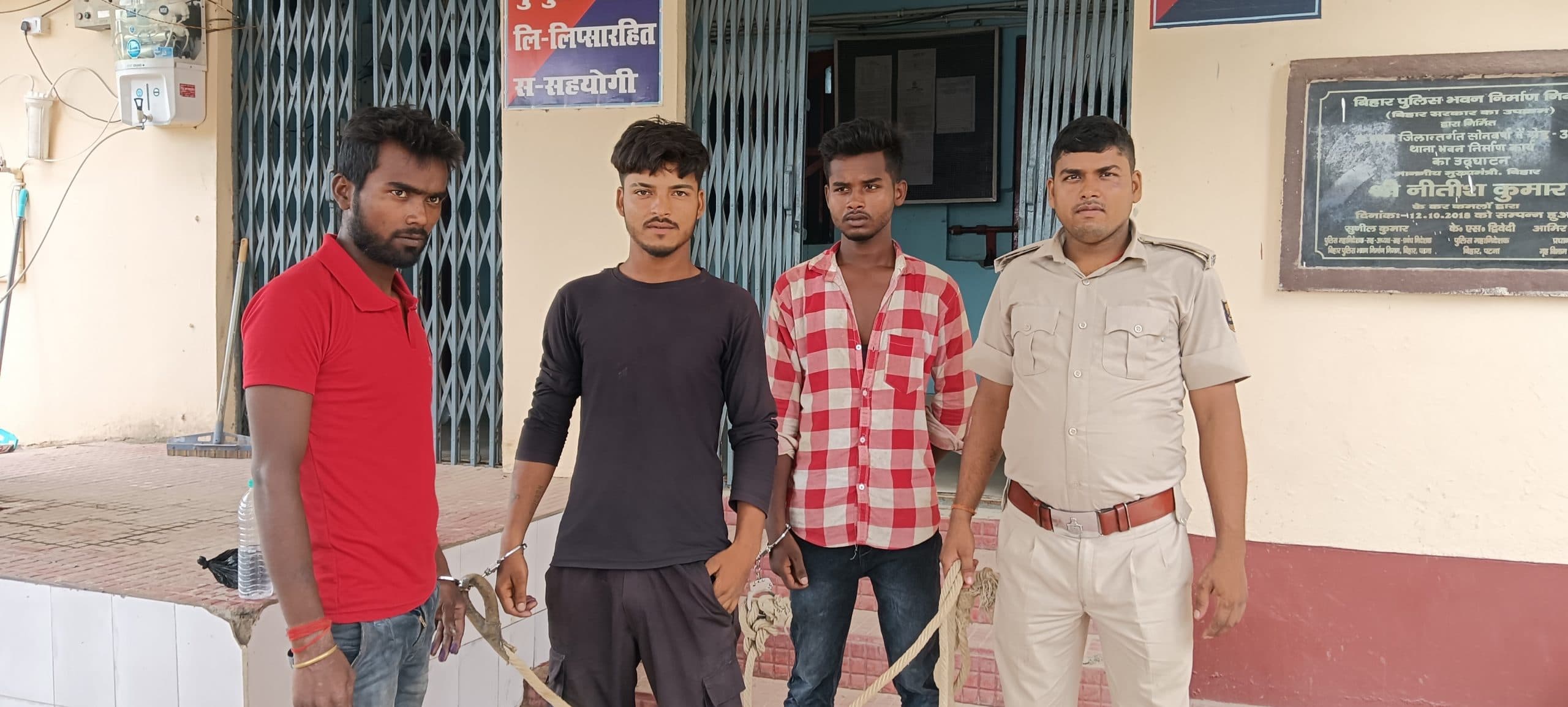 94 लीटर देसी महुआ शराब के साथ तीन शराब तस्कर गिरफ्तार