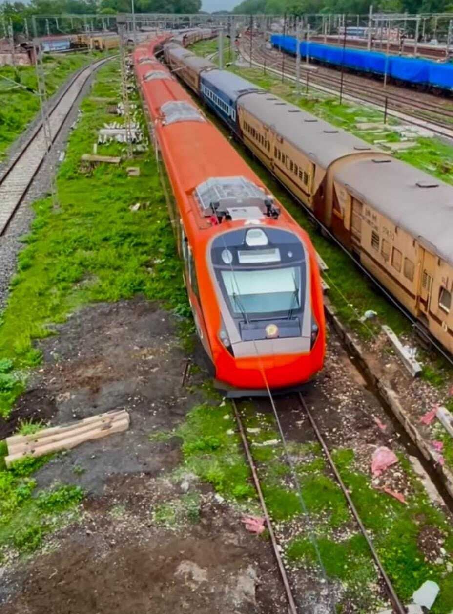 टाटा-पटना के बीच जल्द दौड़ेगी वंदेभारत ट्रेन, रैक पहुंचा