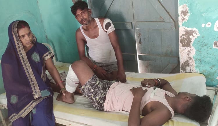 उधार का पैसा मांगने पर व्यवसायी पिता-पुत्र को किया घायल