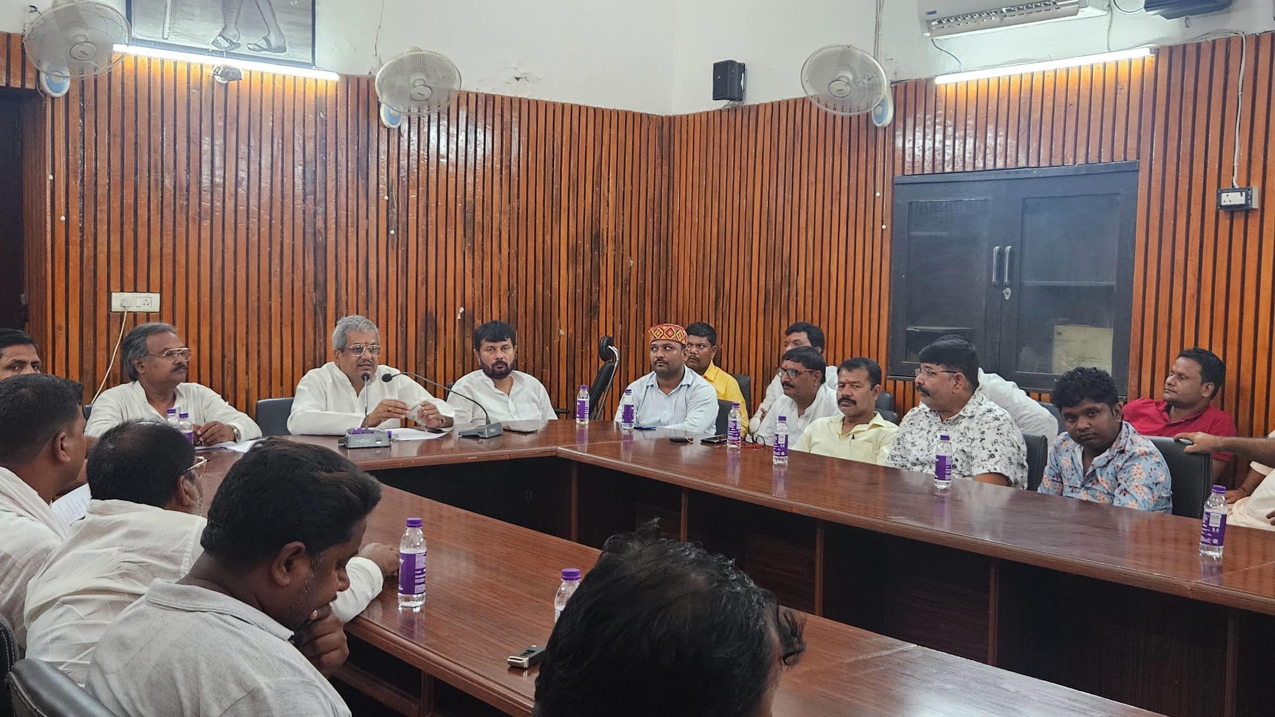 नये कानून का विरोध करेंगे त्रिस्तरीय पंचायत प्रतिनिधि