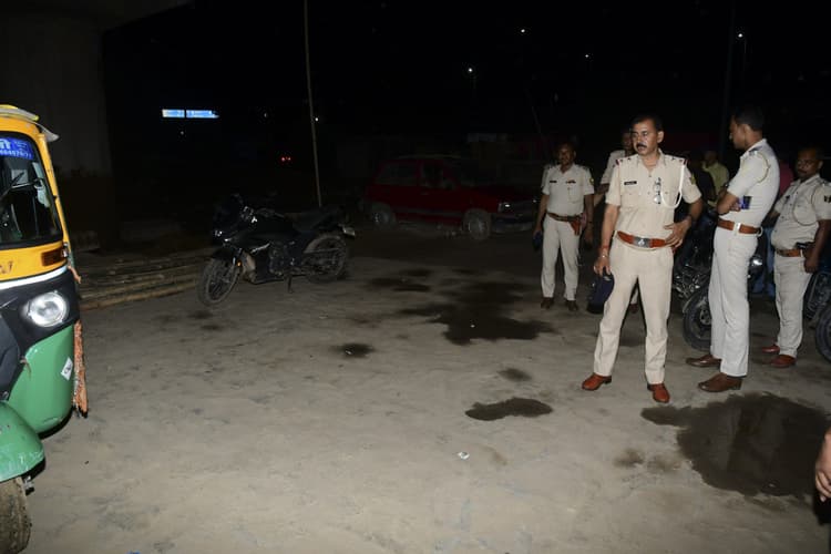 दीघा थाने के 100 मीटर की दूरी पर ताबड़तोड़ फायरिंग, दो युवक घायल