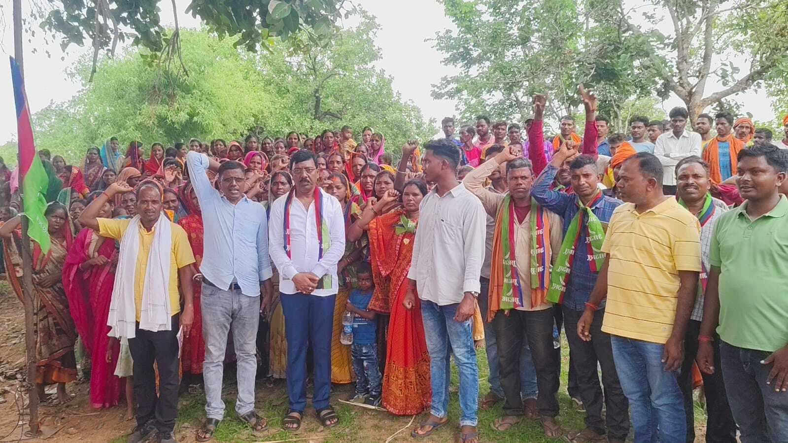 केरेडारी में आजसू पार्टी का कार्यकर्ता मिलन समारोह