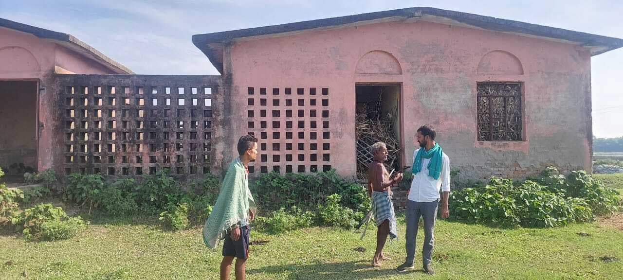 अम्हारा में उप स्वास्थ्य केंद्र का जलावन घर के रूप में हो रहा इस्तेमाल