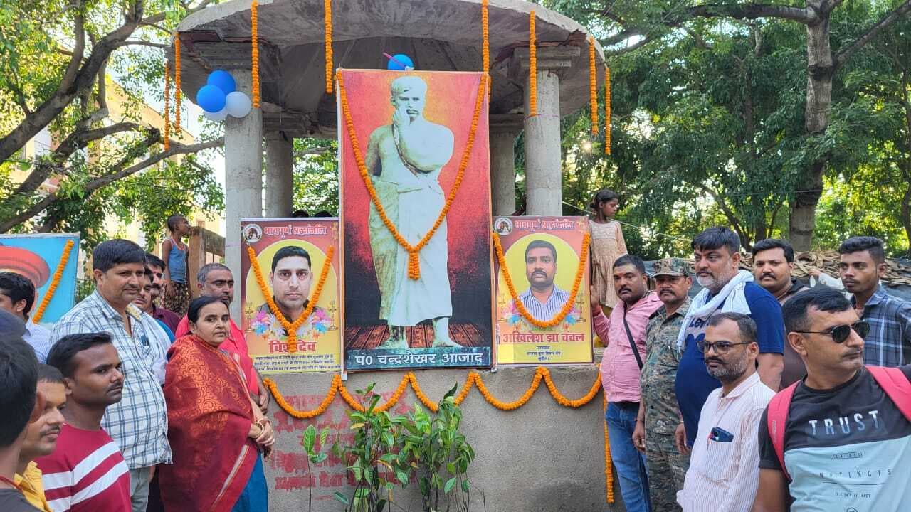 जयंती पर सैकड़ों फलदार वृक्ष का किया वितरण