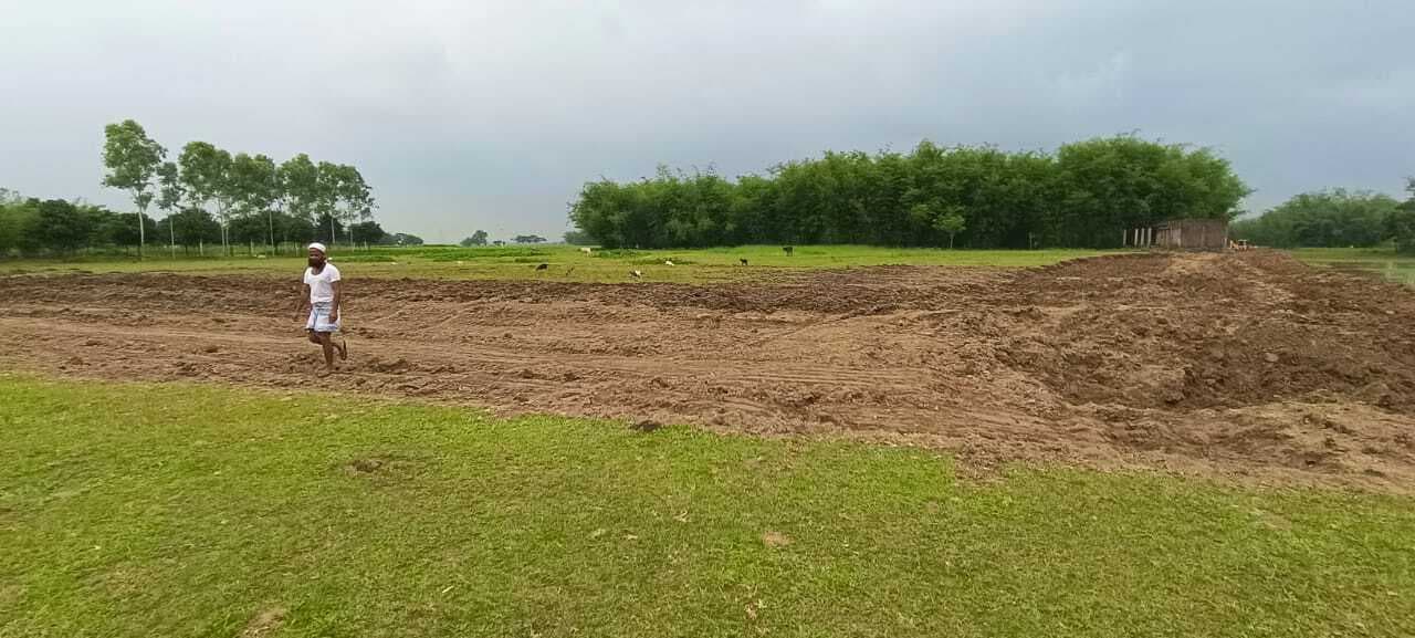 चांदमनी  चौक से उत्तर बस्ता गांव तक निर्माणाधीन सड़क में निजी के इस्तेमाल का आरोप