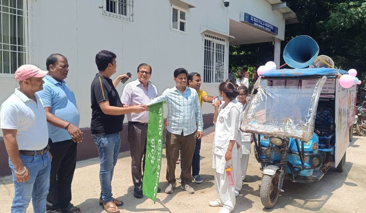 जागरूकता रथ को सीएस ने हरी झंडी दिखाकर किया रवाना