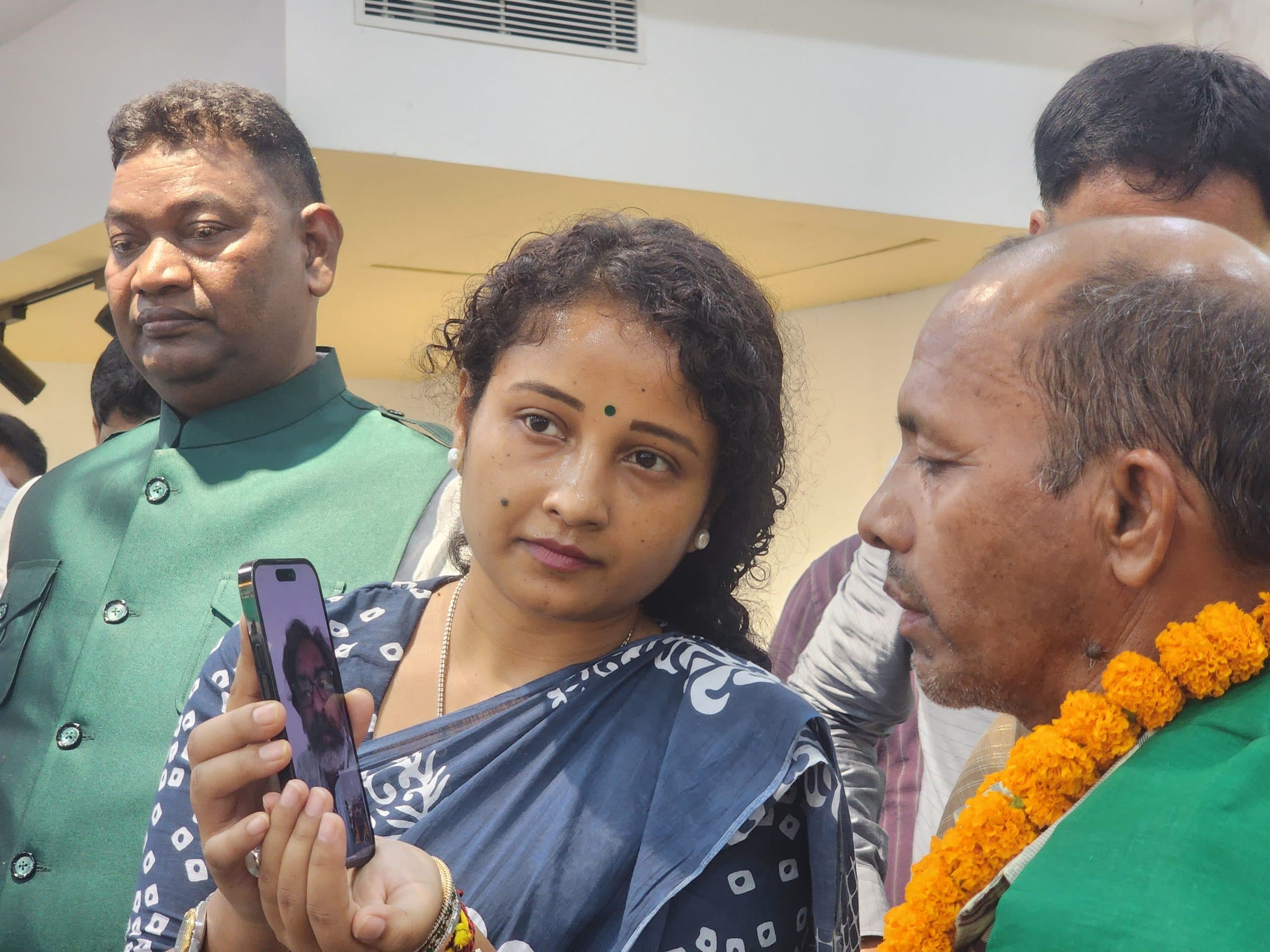 कैमरून में फंसे गिरिडीह, बोकारो और हजारीबाग के 27 मजदूर स्वदेश लौटे