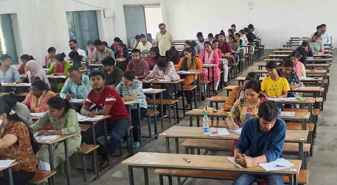 पीजी सेमेस्टर 2 परीक्षा के दूसरे दिन दो परीक्षार्थी कदाचार के आरोप में निष्कासित