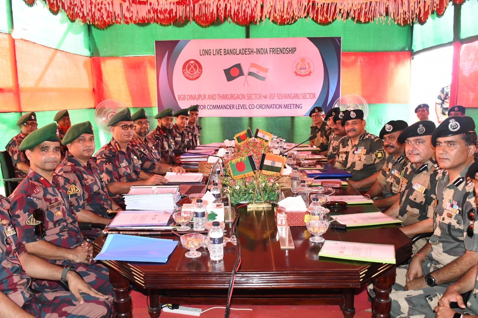 इंडो-बांग्लादेश सीमा पर बीएसएफ व बॉर्डर गार्ड के अधिकारियों की समन्वय बैठक में कई मुद्दों पर हुई चर्चा