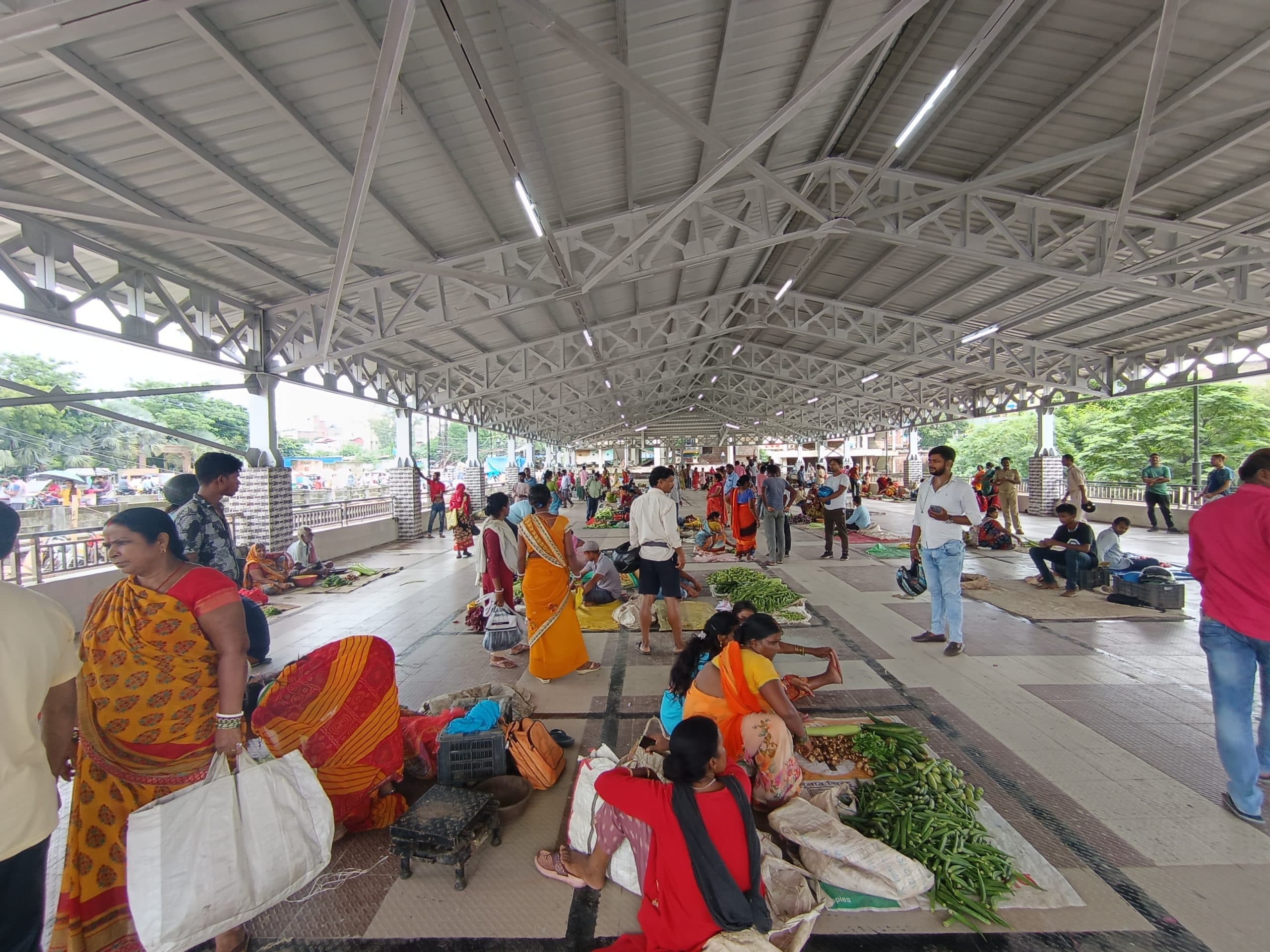 Ranchi news : सब्जी मार्केट में शिफ्ट हुए दुकानदार, लालपुर रोड हुआ जाममुक्त