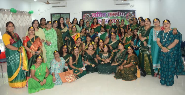 सावन महोत्सव में सात समुंदर पार गीत पर खूब मिले ताल