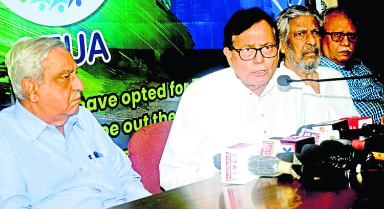 बंगाल में कोई भी सुरक्षित नहीं : सलीम